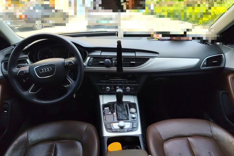 Used Audi A6L 2018 30th Anniversary Edition 35 TFSI Fashion Model Center Console