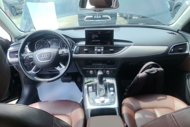 Used Audi A6L 2018 30th Anniversary Edition 35 TFSI Fashion Model Center Console
