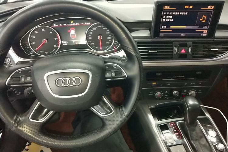 Used Audi A6L 2018 30th Anniversary Edition TFSI Trendy Model Center Console
