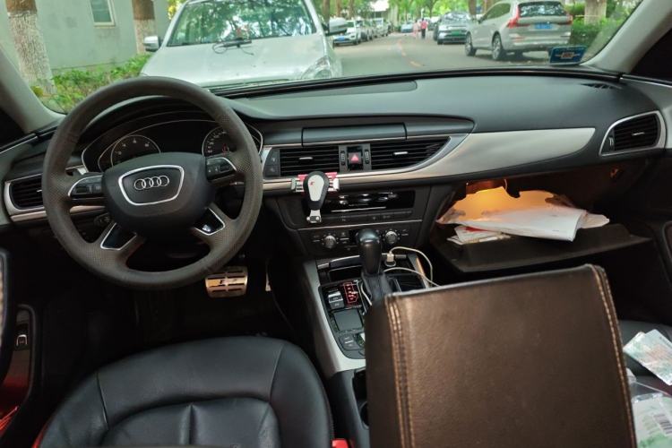 Used Audi A6L 2018 30th Anniversary Edition 35 TFSI Fashion Model Center Console