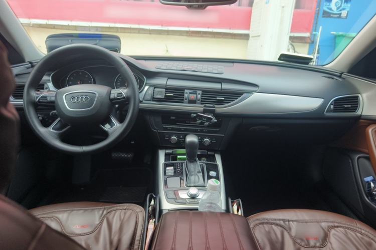 Used Audi A6L 2018 30th Anniversary Edition 35 TFSI Fashion Model Center Console