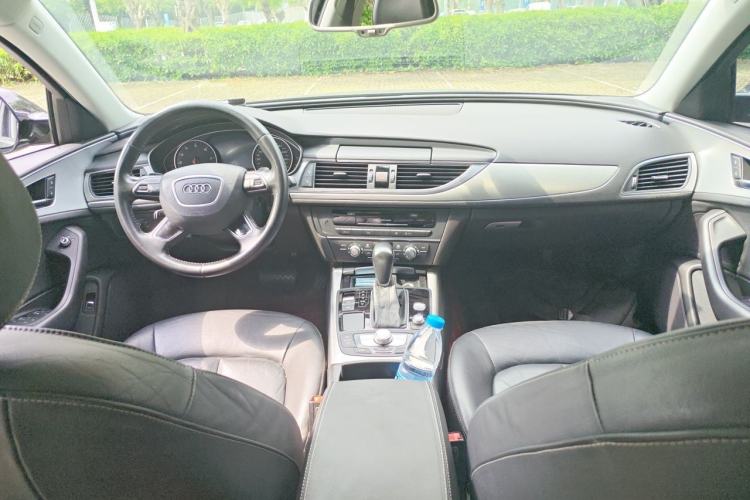 Used Audi A6L 2018 30th Anniversary Edition 35 TFSI Fashion Model Center Console