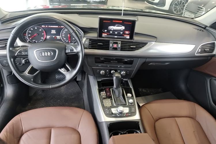 Used Audi A6L 2018 30th Anniversary Edition TFSI Trendy Model Center Console