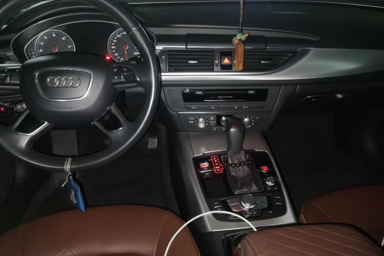 Used Audi A6L 2018 30th Anniversary Edition TFSI Trendy Model Center Console