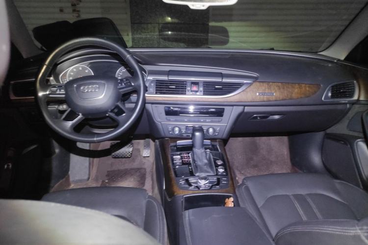 Used Audi A6L 2018 30th Anniversary Edition 45 TFSI quattro Luxury Model Center Console