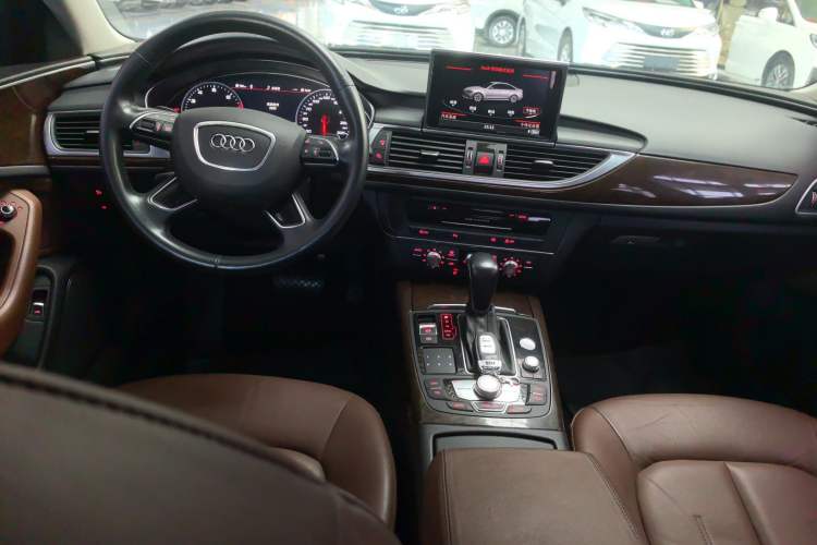 Used Audi A6L 2018 30th Anniversary Edition TFSI Trendy Model Center Console