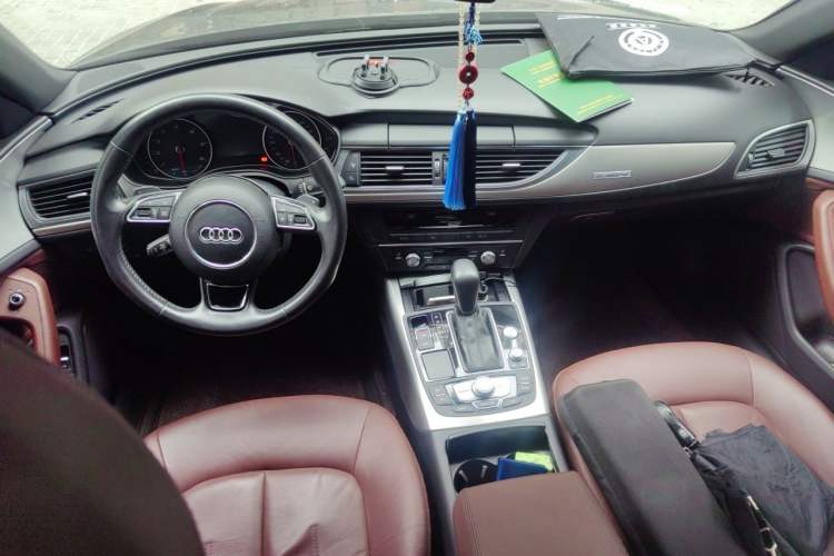 Used Audi A6L 2018 30th Anniversary Edition 45 TFSI quattro Sport model Center Console