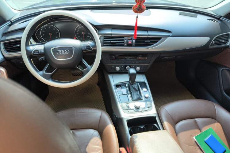 Used Audi A6L 2018 30th Anniversary Edition TFSI Trendy Model Center Console