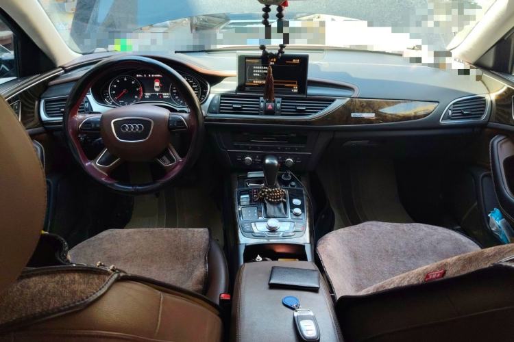 Used Audi A6L 2018 30th Anniversary Edition 35 TFSI Fashion Model Center Console