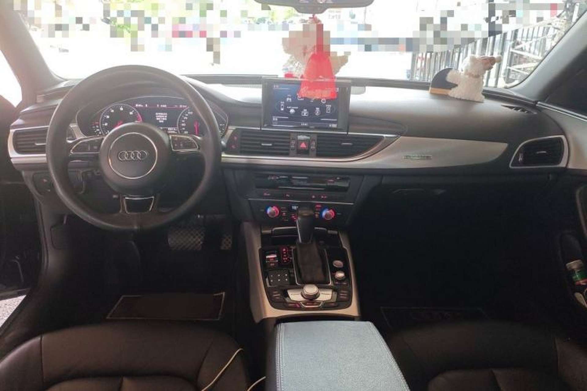 Used Audi A6L 2018 30th Anniversary Edition 45 TFSI quattro Sport model Center Console