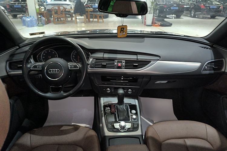 Used Audi A6L 2018 30th Anniversary Edition 35 TFSI Sport Edition Center Console