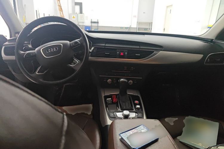 Used Audi A6L 2018 30th Anniversary Edition 35 TFSI Fashion Model Center Console