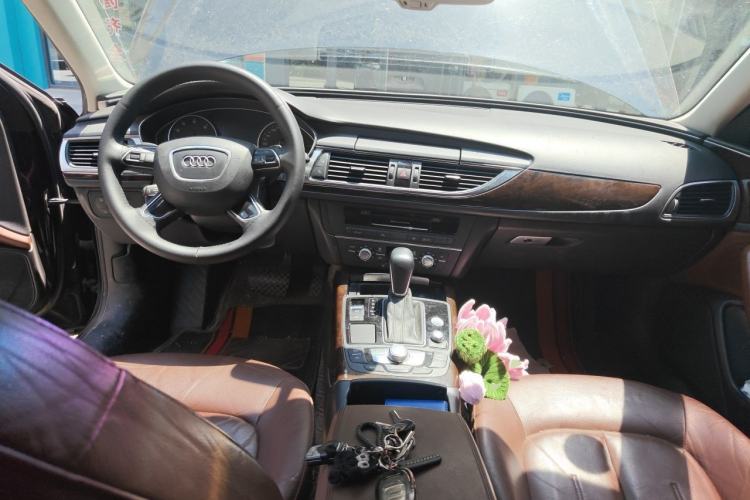 Used Audi A6L 2018 30th Anniversary Edition TFSI Trendy Model Center Console