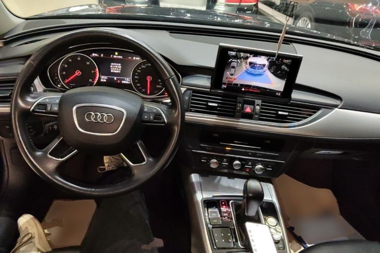 Used Audi A6L 2018 30th Anniversary Edition 35 TFSI Fashion Model Center Console