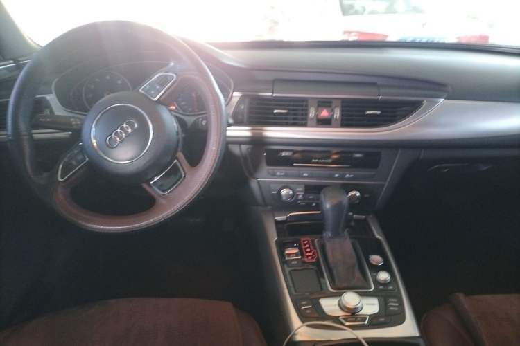 Used Audi A6L 2018 30th Anniversary Edition 35 TFSI Sport Edition Center Console