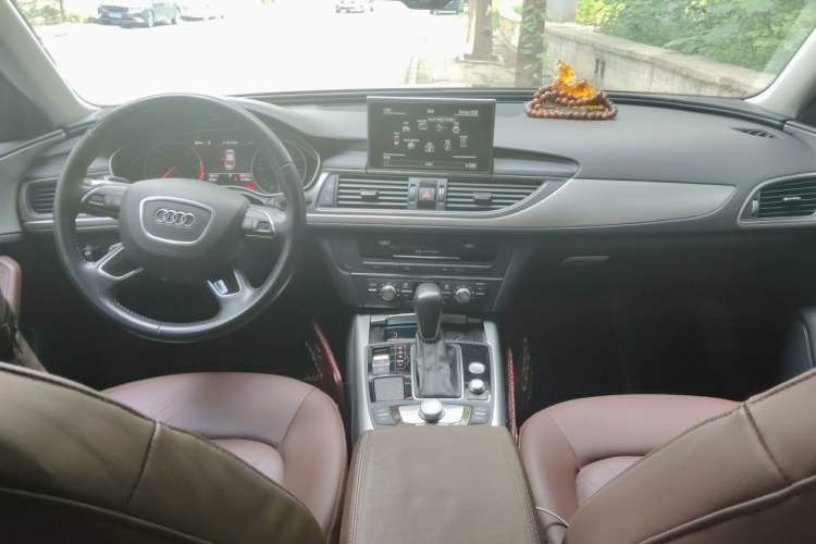 Used Audi A6L 2018 30th Anniversary Edition 35 TFSI Fashion Model Center Console