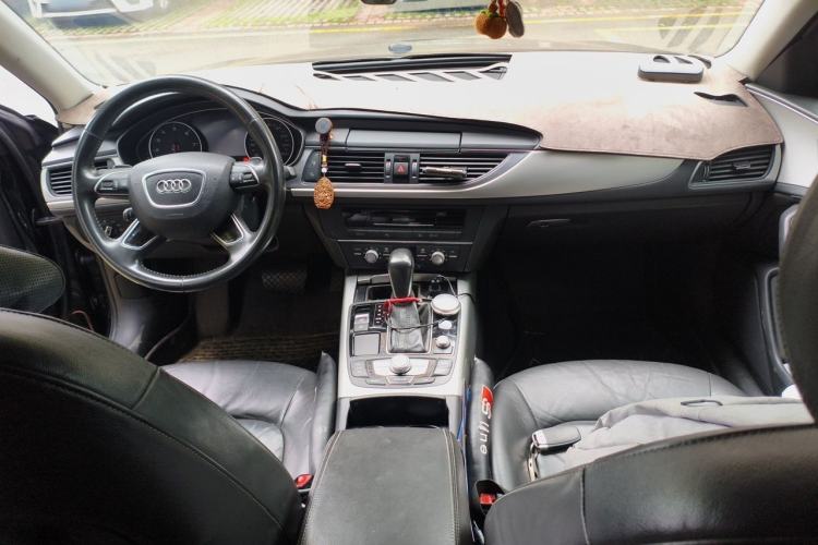 Used Audi A6L 2018 30th Anniversary Edition 35 TFSI Fashion Model Center Console