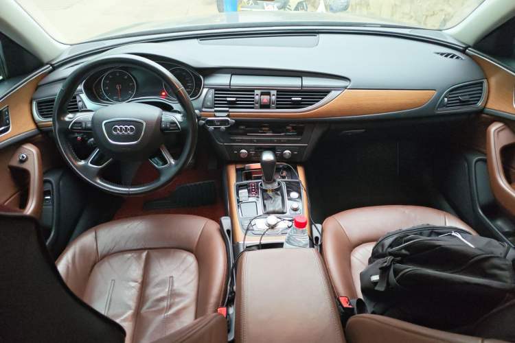 Used Audi A6L 2018 30th Anniversary Edition 30 FSI Style Model Center Console