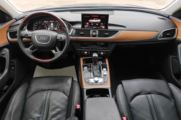 Used Audi A6L 2018 30th Anniversary Edition 30 FSI Style Model Center Console