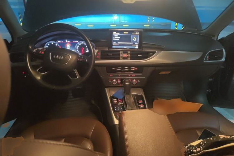 Used Audi A6L 2018 30th Anniversary Edition TFSI Trendy Model Center Console