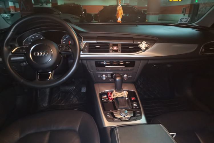 Used Audi A6L 2018 30th Anniversary Edition 35 TFSI Fashion Model Center Console