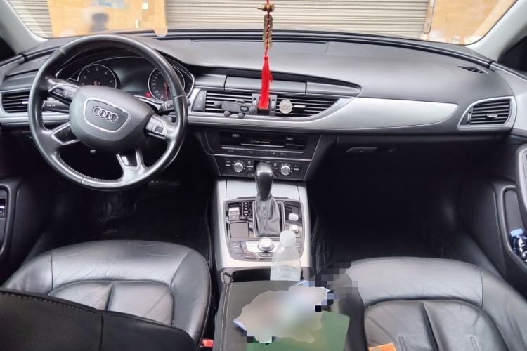 Used Audi A6L 2018 30th Anniversary Edition 35 TFSI Fashion Model Center Console
