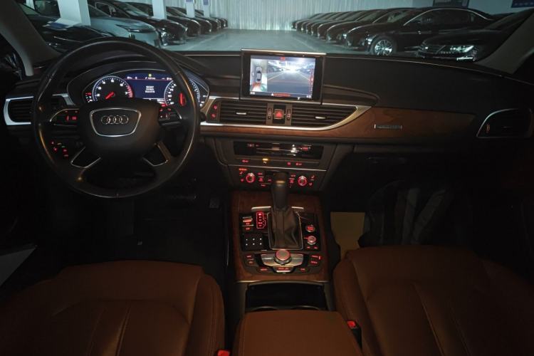 Used Audi A6L 2018 30th Anniversary Edition 45 TFSI quattro Luxury Model Center Console