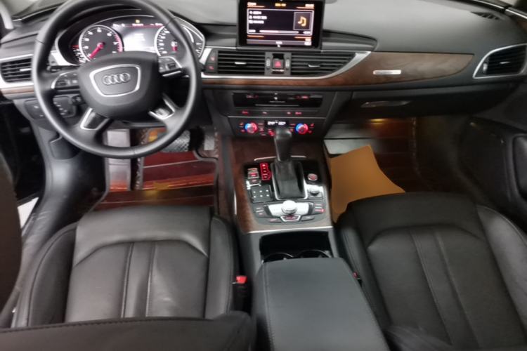 Used Audi A6L 2018 30th Anniversary Edition 45 TFSI quattro Luxury Model Center Console