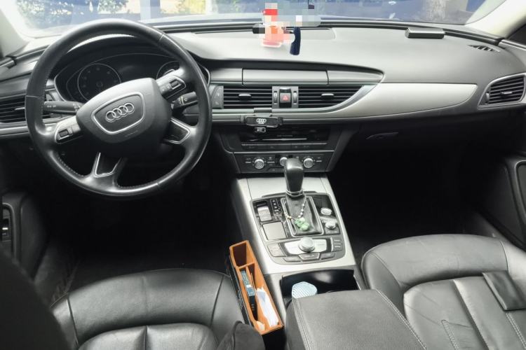 Used Audi A6L 2018 30th Anniversary Edition TFSI Trendy Model Center Console