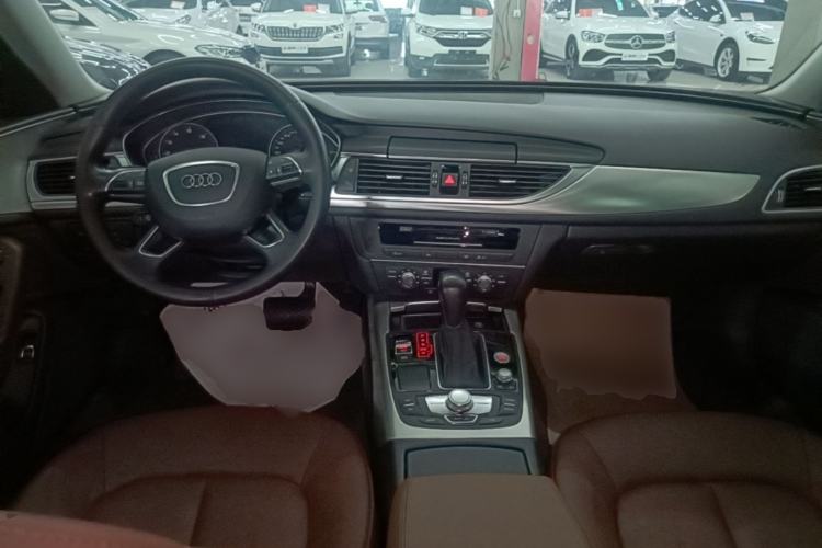 Used Audi A6L 2018 30th Anniversary Edition 35 TFSI Fashion Model Center Console