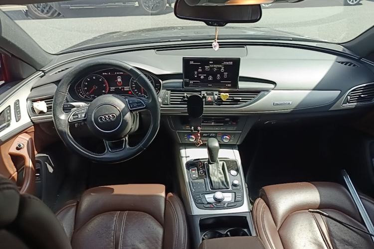 Used Audi A6L 2018 30th Anniversary Edition 45 TFSI quattro Sport model Center Console