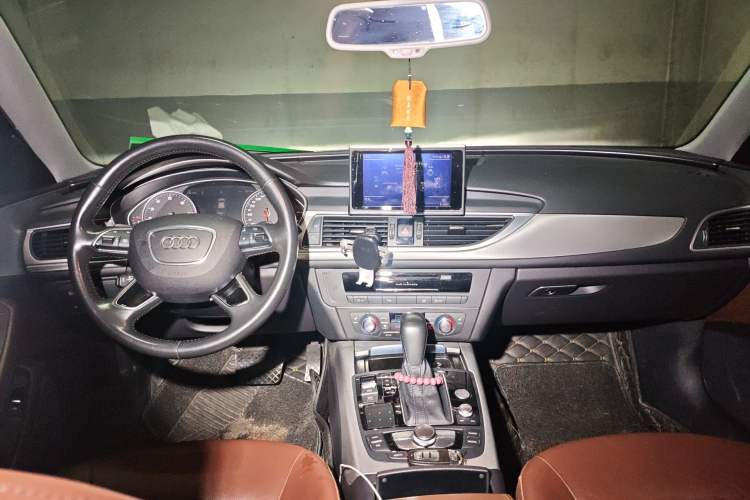 Used Audi A6L 2018 30th Anniversary Edition TFSI Trendy Model Center Console