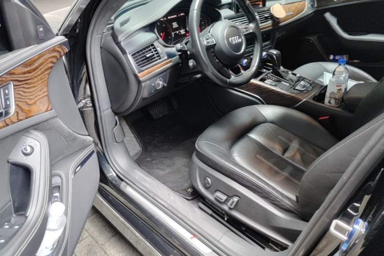 Used Audi A6L 2018 30th Anniversary Edition 45 TFSI quattro Sport model Driver Seat