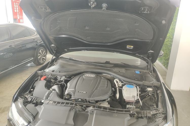 Used Audi A6L 2018 30th Anniversary Edition 35 TFSI Fashion Model Engine Bay