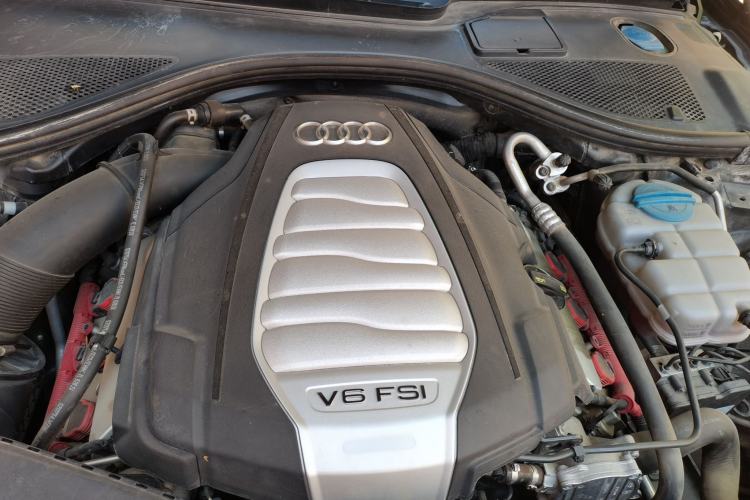 Used Audi A6L 2018 30th Anniversary Edition 30 FSI Style Model Engine Bay