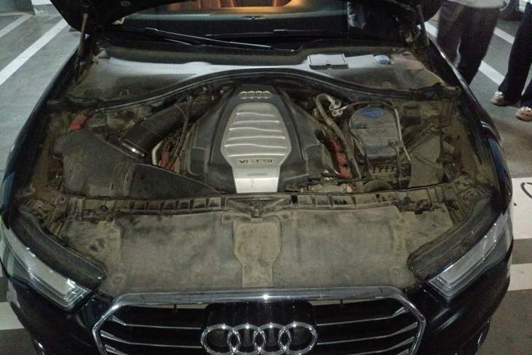 Used Audi A6L 2018 30th Anniversary Edition 30 FSI Style Model Engine Bay
