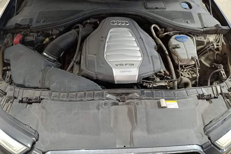 Used Audi A6L  Engine Bay