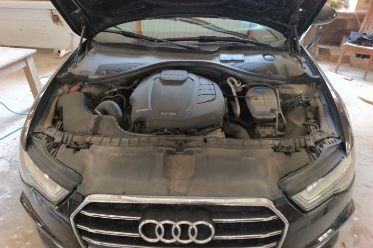 Used Audi A6L 2018 30th Anniversary Edition 35 TFSI Fashion Model Engine Bay