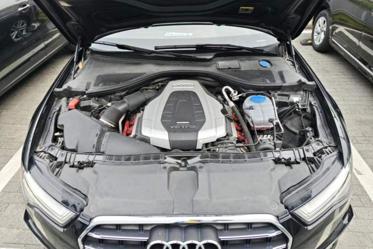 Used Audi A6L 2018 30th Anniversary Edition 45 TFSI quattro Sport model Engine Bay
