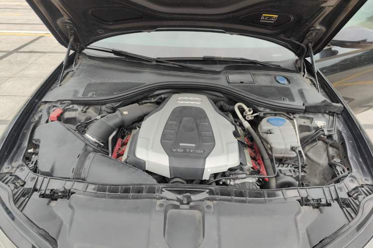 Used Audi A6L 2018 30th Anniversary Edition 45 TFSI quattro Luxury Model Engine Bay