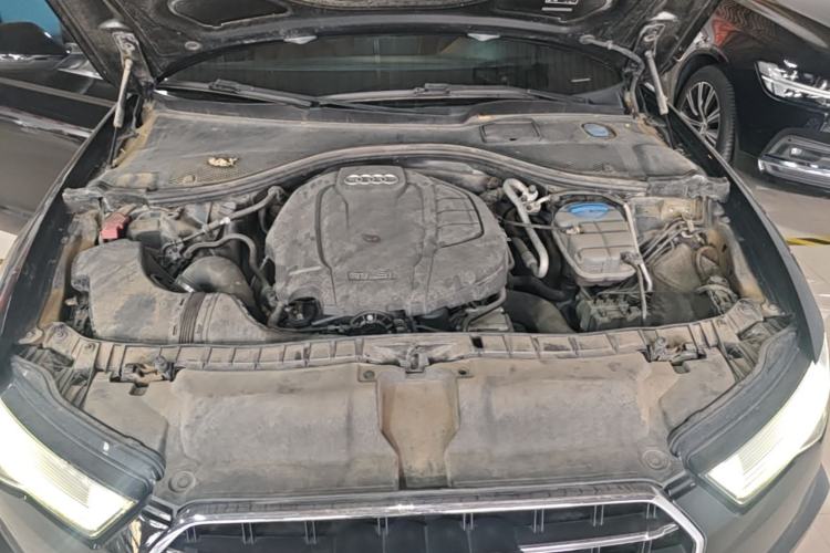 Used Audi A6L 2018 30th Anniversary Edition 35 TFSI Fashion Model Engine Bay