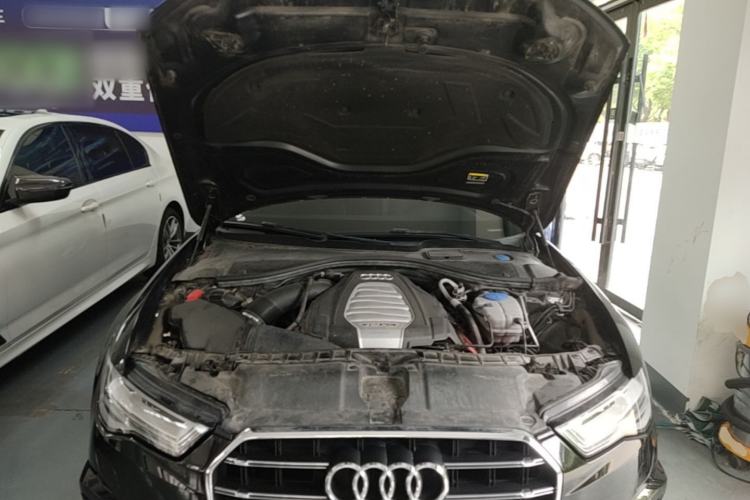 Used Audi A6L 2018 30th Anniversary Edition 30 FSI Style Model Engine Bay