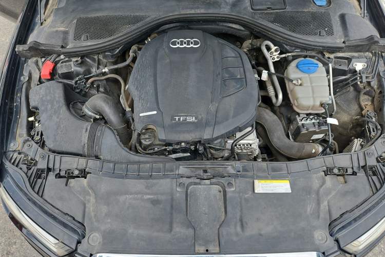 Used Audi A6L 2018 30th Anniversary Edition 35 TFSI Fashion Model Engine Bay
