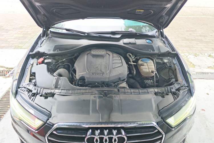 Used Audi A6L 2018 30th Anniversary Edition 35 TFSI Fashion Model Engine Bay