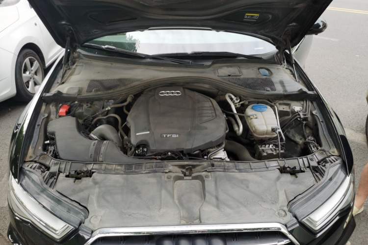 Used Audi A6L 2018 30th Anniversary Edition 35 TFSI Fashion Model Engine Bay