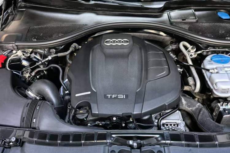 Used Audi A6L 2018 30th Anniversary Edition 35 TFSI Fashion Model Engine Bay