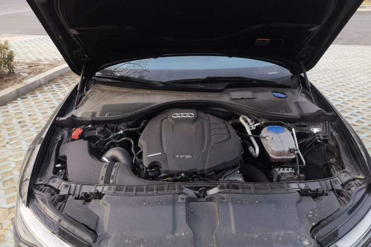Used Audi A6L 2018 30th Anniversary Edition 35 TFSI Fashion Model Engine Bay