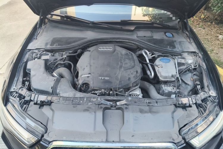 Used Audi A6L 2018 30th Anniversary Edition 35 TFSI Fashion Model Engine Bay