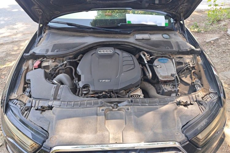 Used Audi A6L  Engine Bay