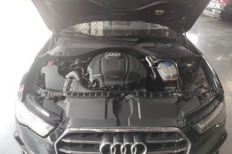 Used Audi A6L 2018 30th Anniversary Edition 35 TFSI Fashion Model Engine Bay